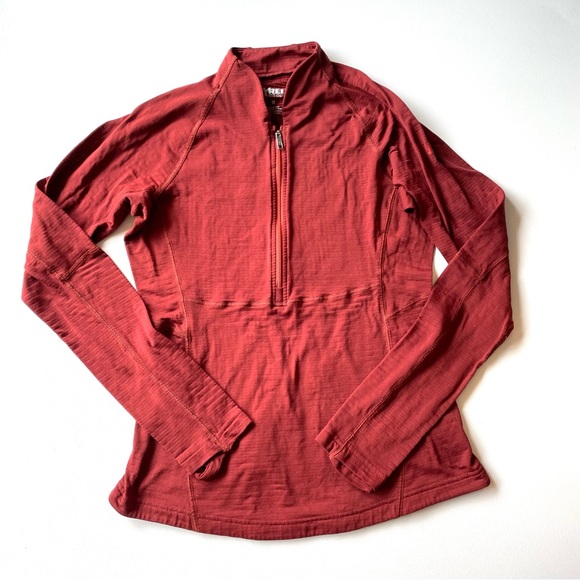 Size medium Outdoor Bundle Box. Patagonia, REI, Mountain Hardwear, Mondetta - Picture 7 of 16